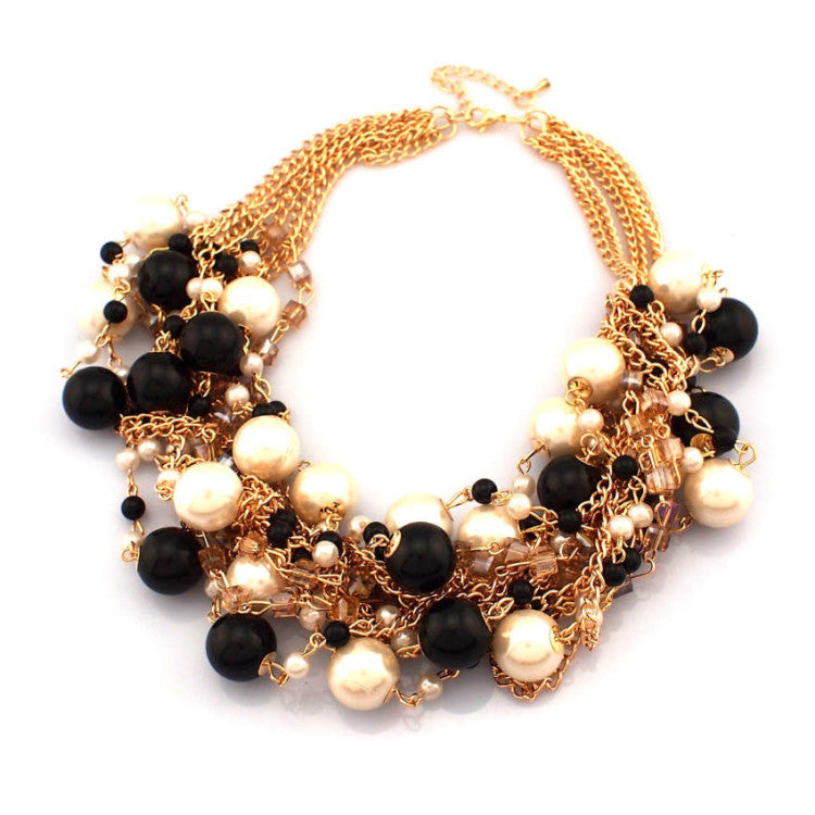 Women's Fashion Exaggerated Mixed Color Pearl Necklace Short Clavicle Chain